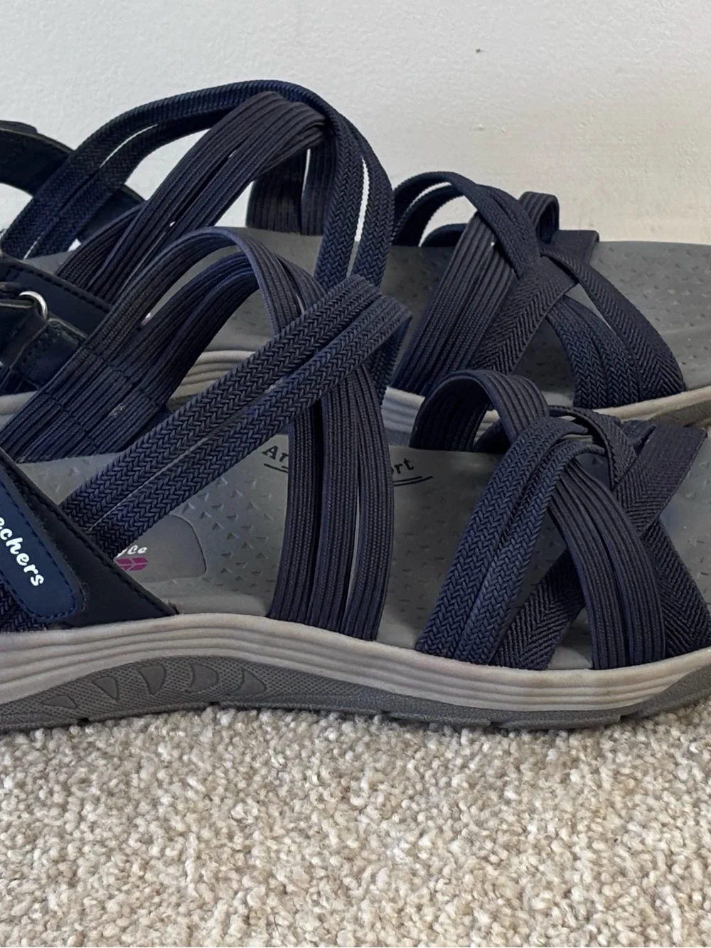 Skechers Reggae Navy Strappy Sandals Size 9.5 EUC